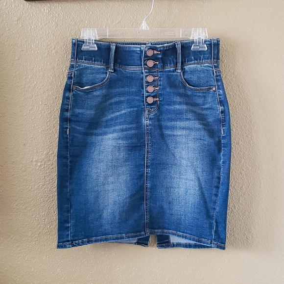 Apt. 9 Dresses & Skirts - HP 🎄 Apt. 9 Stretchy High Waist Denim Skirt